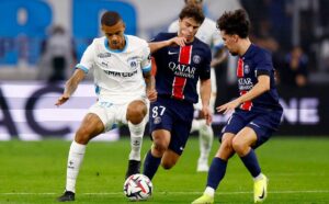 Marseille đang khủng hoảng tột độ trong khi PSG có dấu hiệu hồi sinh